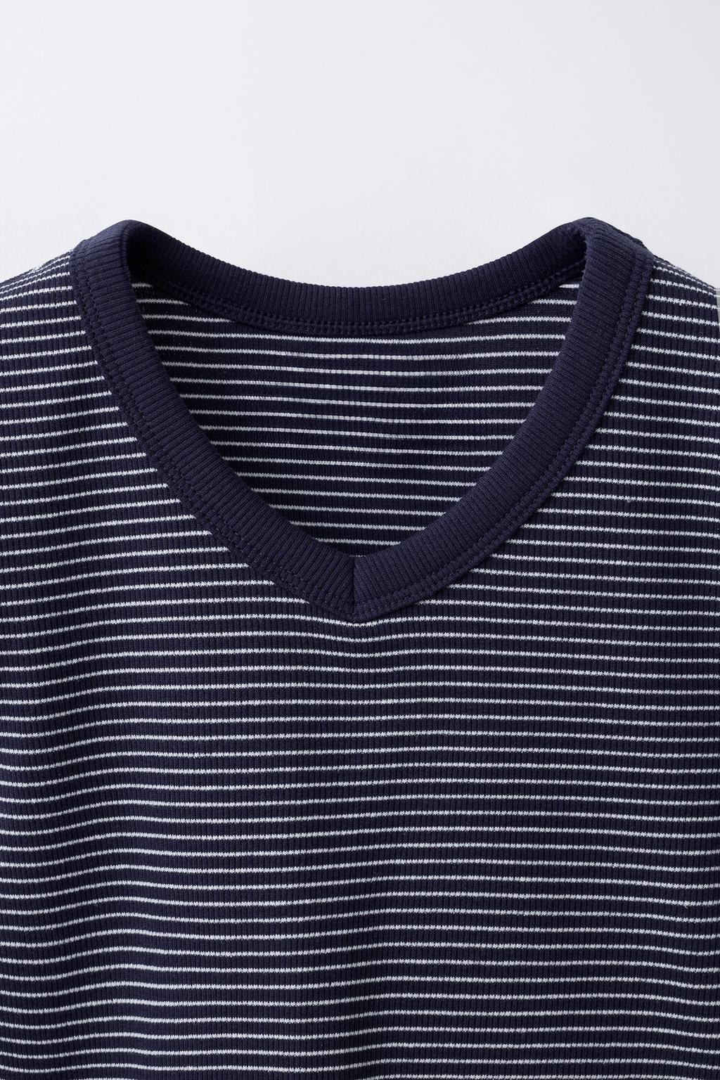 STRIPED RIBBED V-NECK T-SHIRT