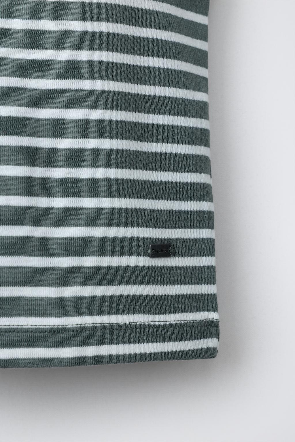 STRIPED APPLIQUÉ TOP