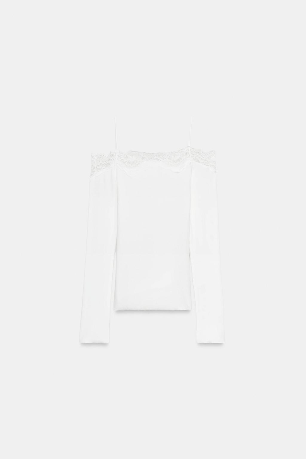 T-SHIRT WITH BARE SHOULDERS