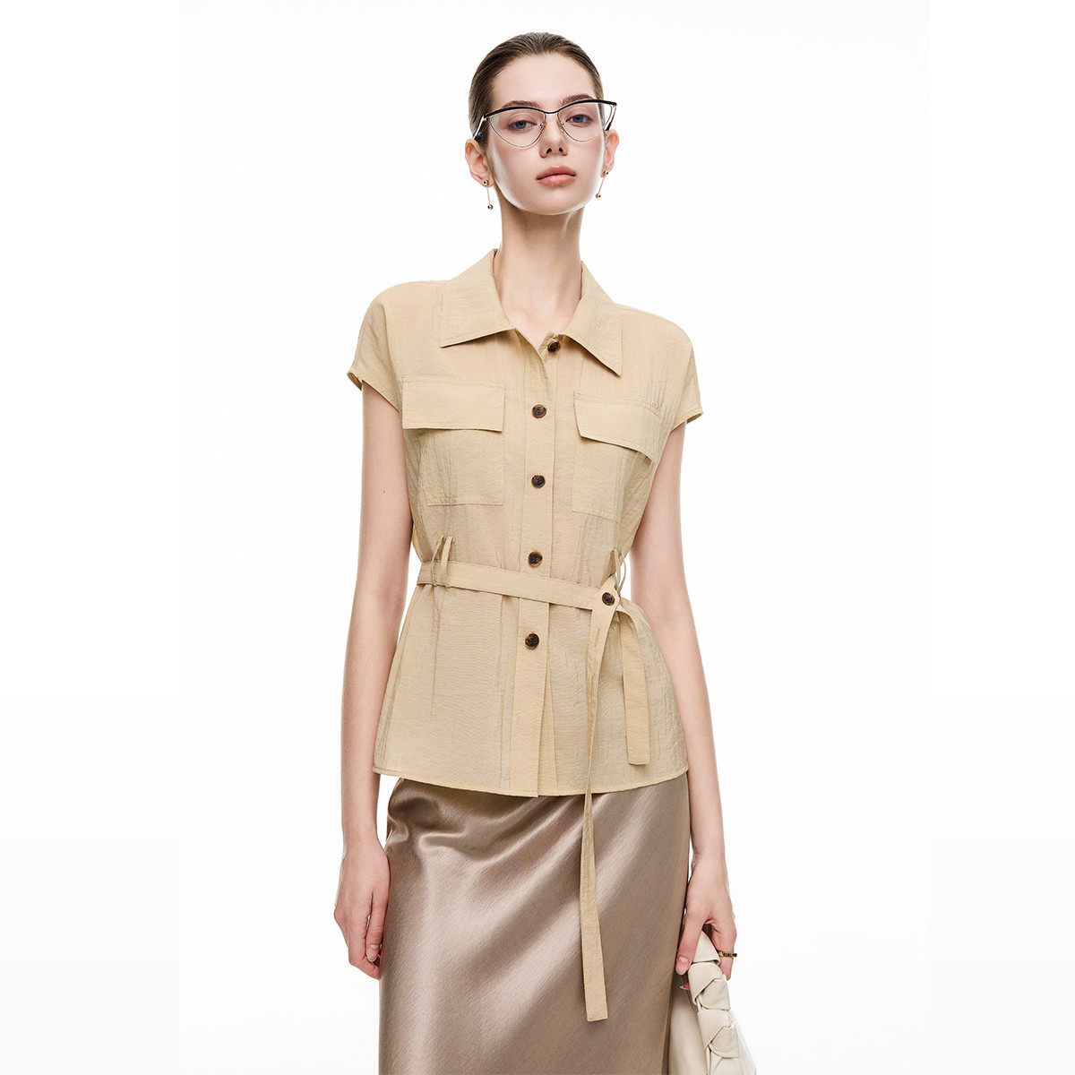 Waist-cinching shirt