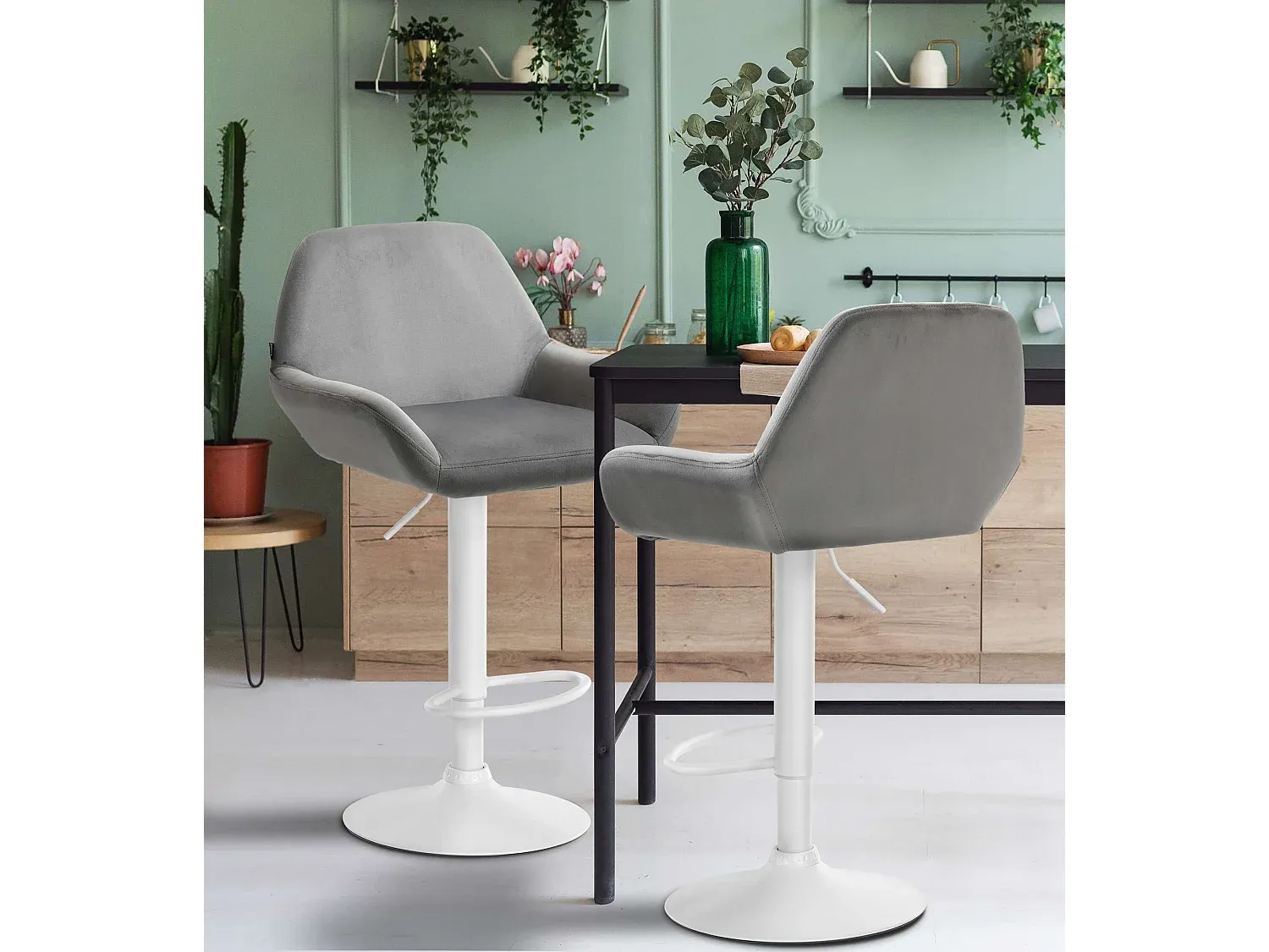 Moderner Barhocker aus Samt in Grau und Weiß