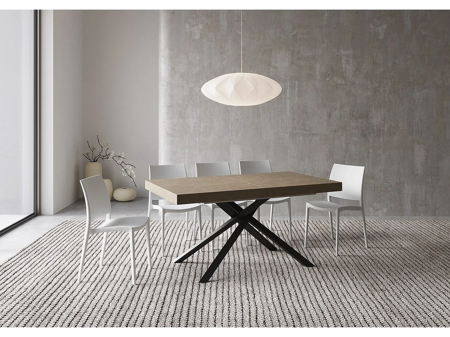 Moderner Ausziehtisch in Taubengrau mit robustem Eisenrahmen