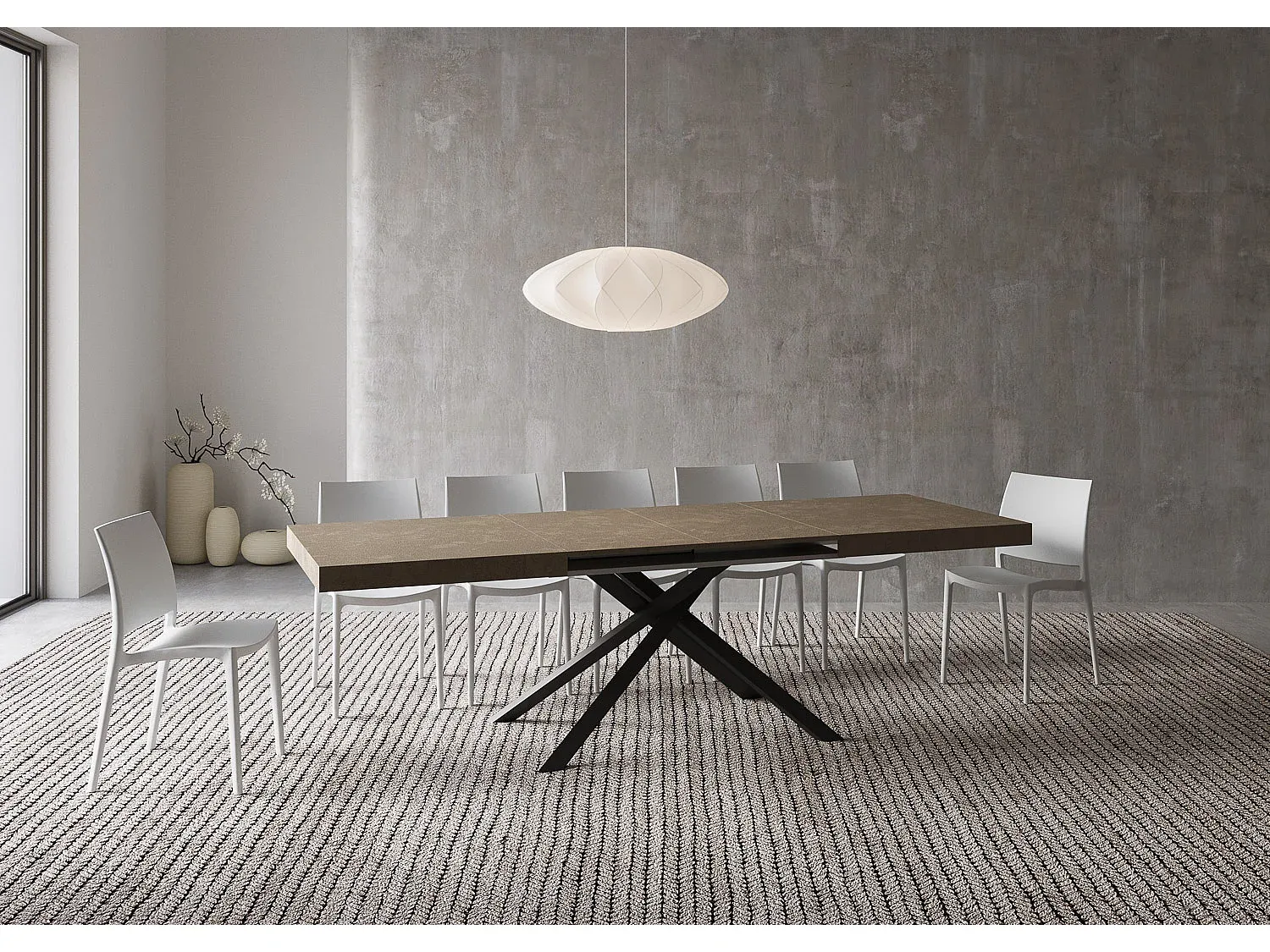 Moderner Ausziehtisch in Taubengrau mit robustem Eisenrahmen