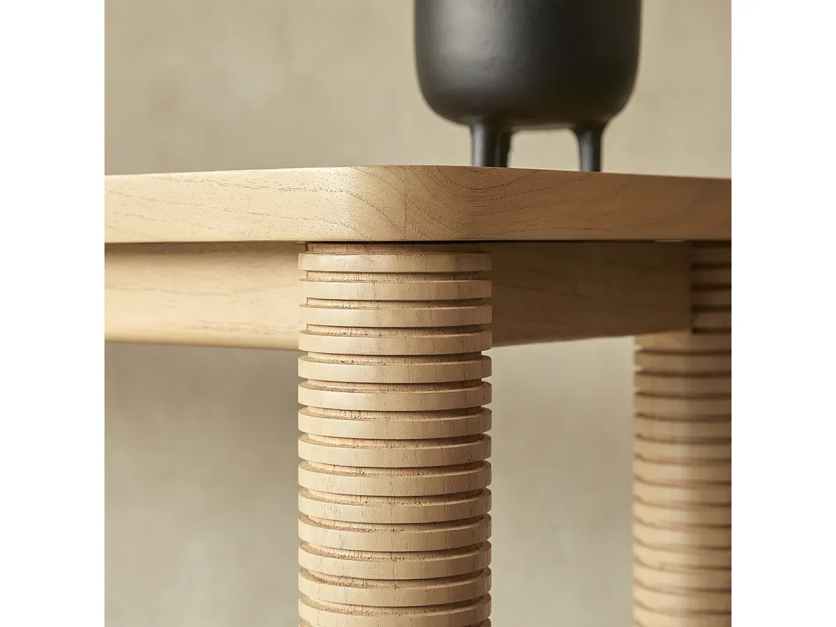 Moderner Konsolentisch aus Massivholz