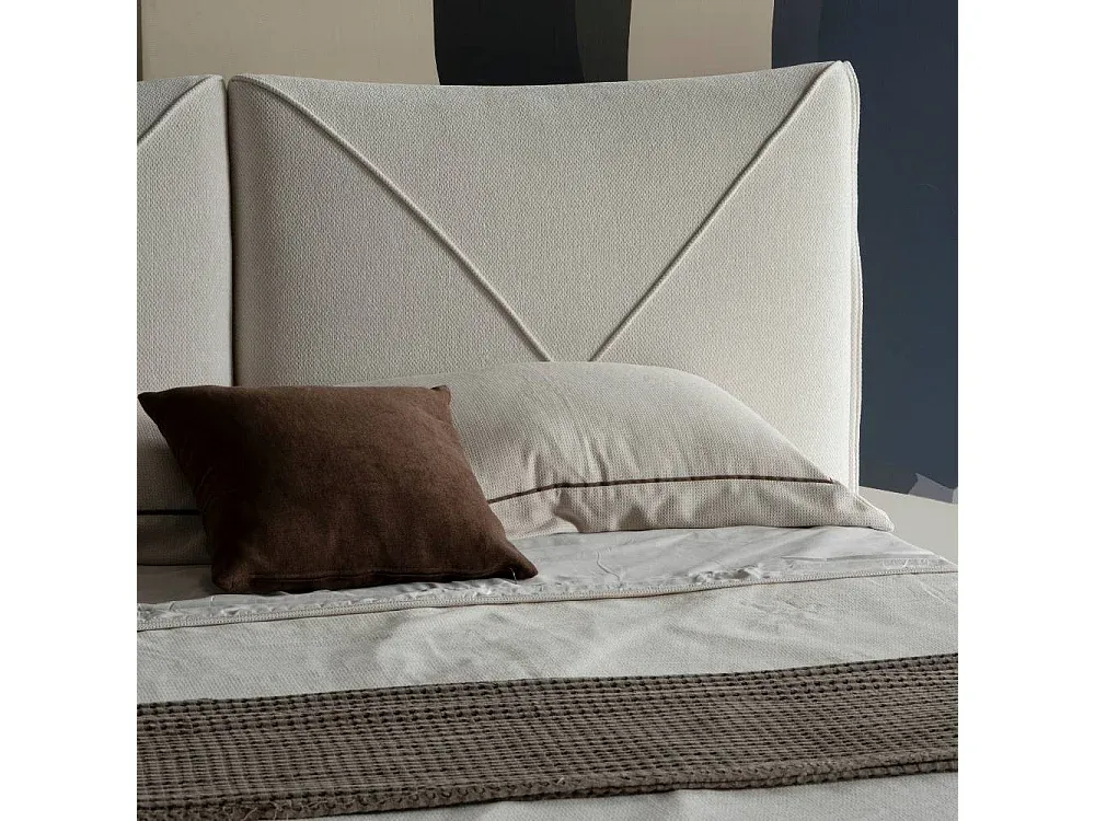 Modernes Stoffbett im skandinavischen Stil mit Bouclé-Bezug