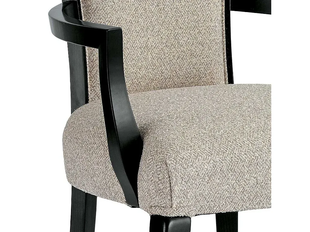 Ergonomischer Armlehnstuhl in zeitlosem Design