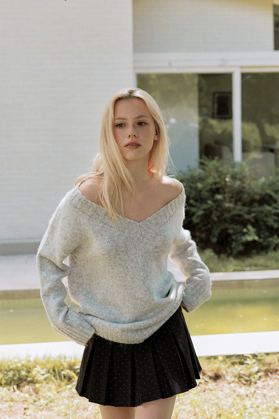 Off-Shoulder V-Neck Knit Sweater|yescci-YESCCI.com