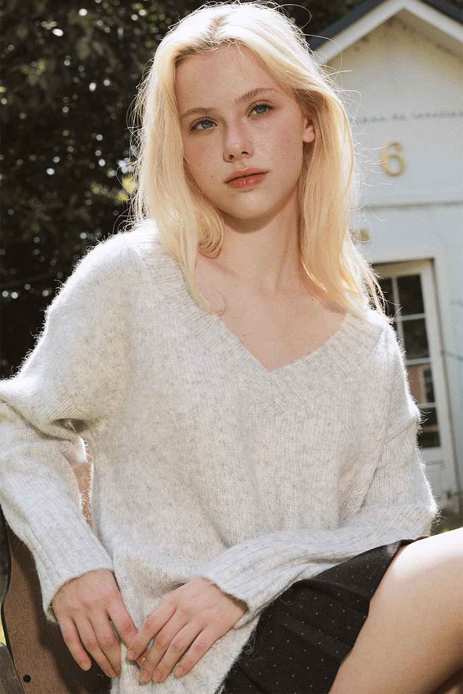 Off-Shoulder V-Neck Knit Sweater|yescci-YESCCI.com