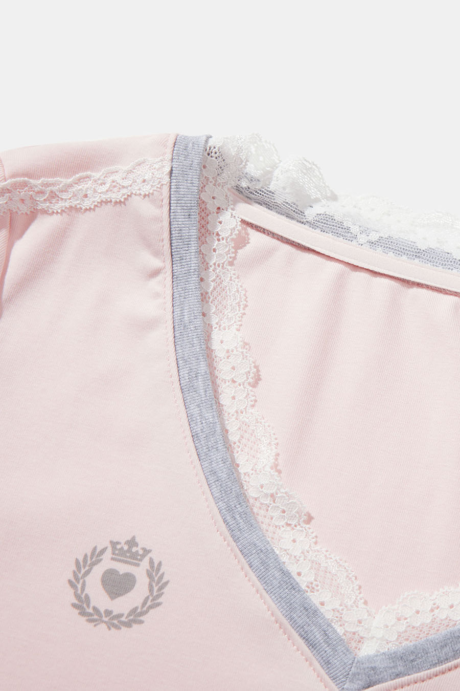 Lace Trim V-Neck Letter Print Tee|yescci