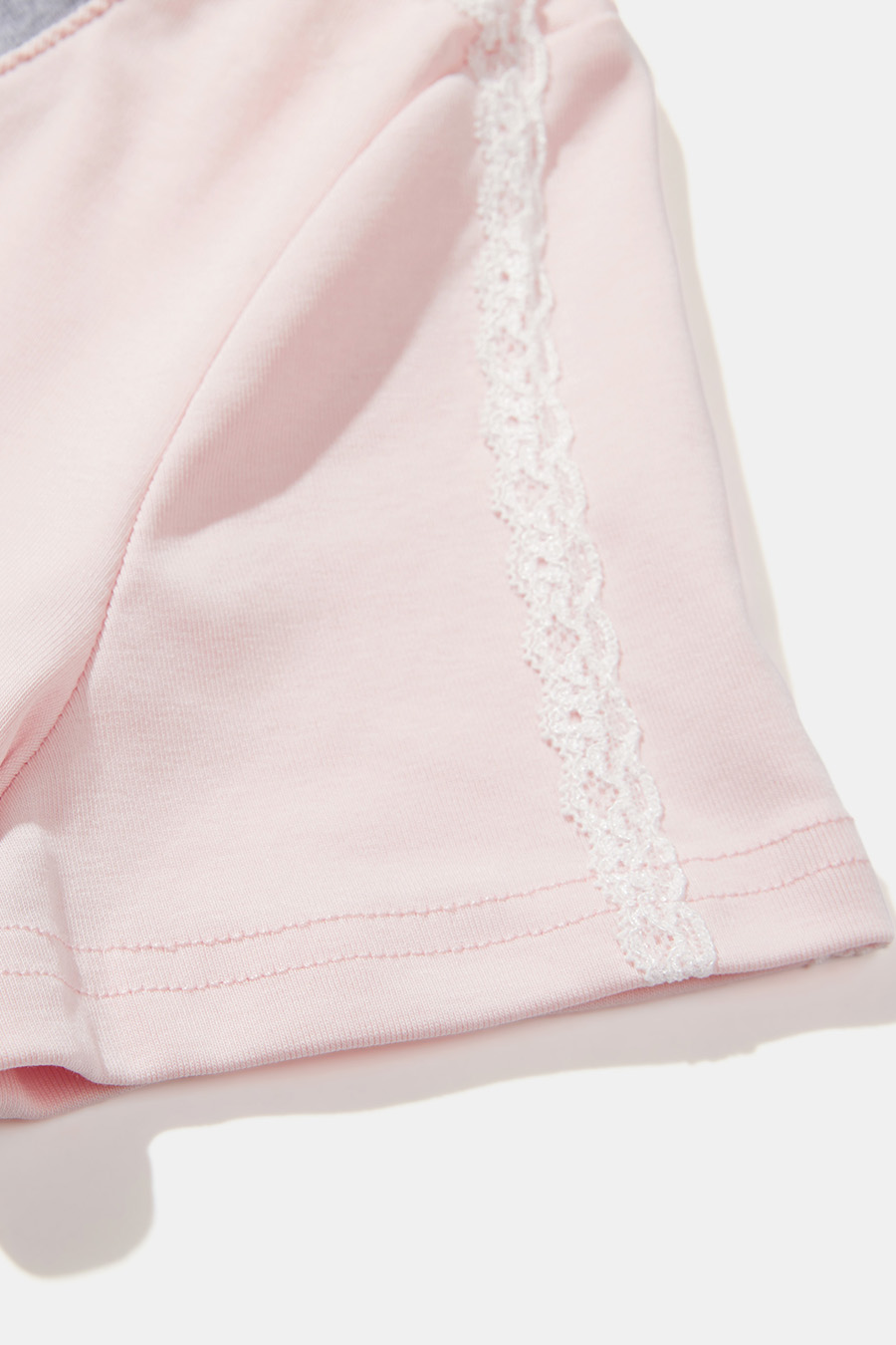 Lace Trim V-Neck Letter Print Tee|yescci