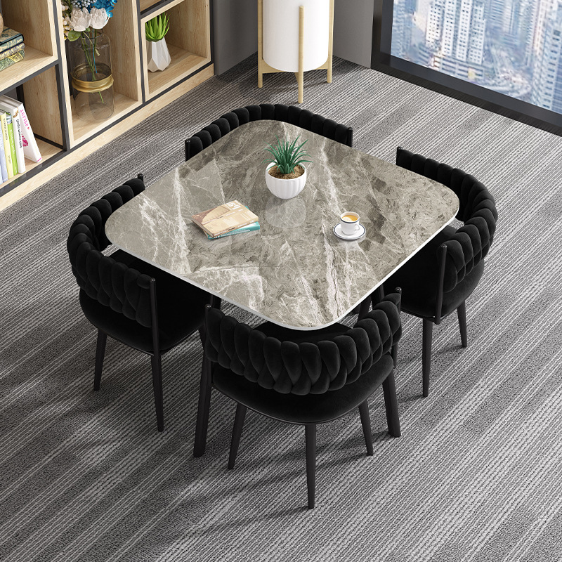 Juego de mesa y sillas de comedor de lujo, ligero y personalizado, con losa de roca cuadrada, para comedor de apartamentos pequeños.