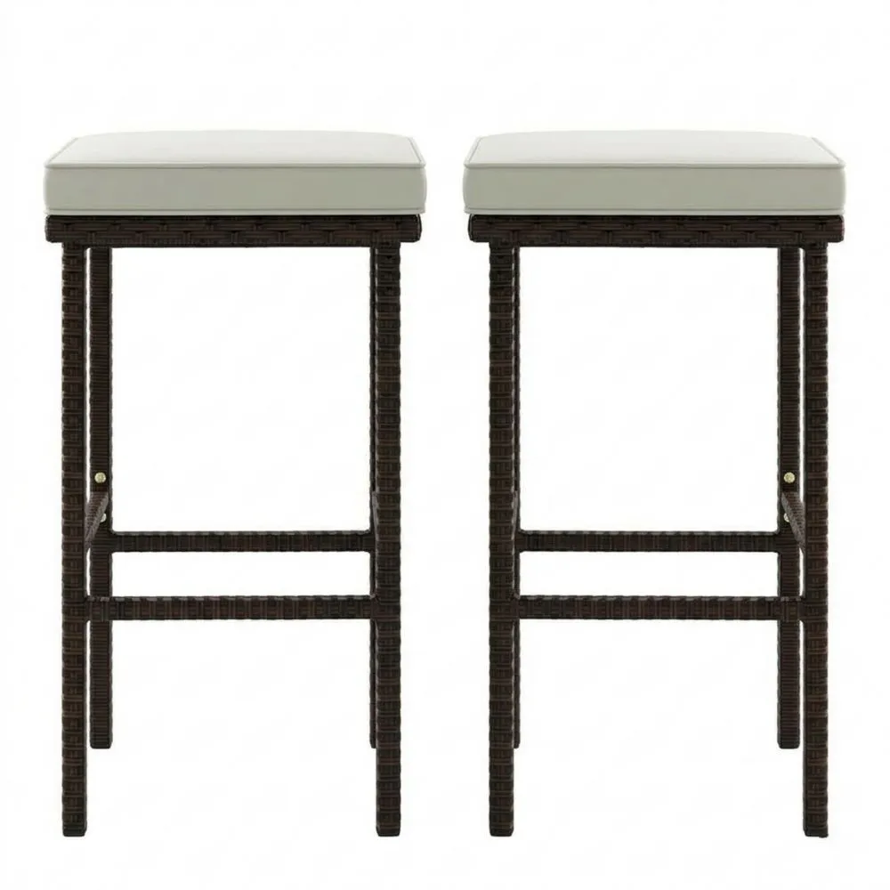 2er-Set Barhocker aus Stahl und Rattan mit weißen Kissen, Sitzhöhe 75 cm