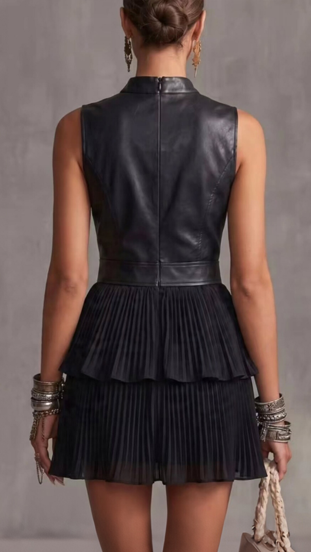 Women Sleeveless leather dress with double-layered pleated ruffles