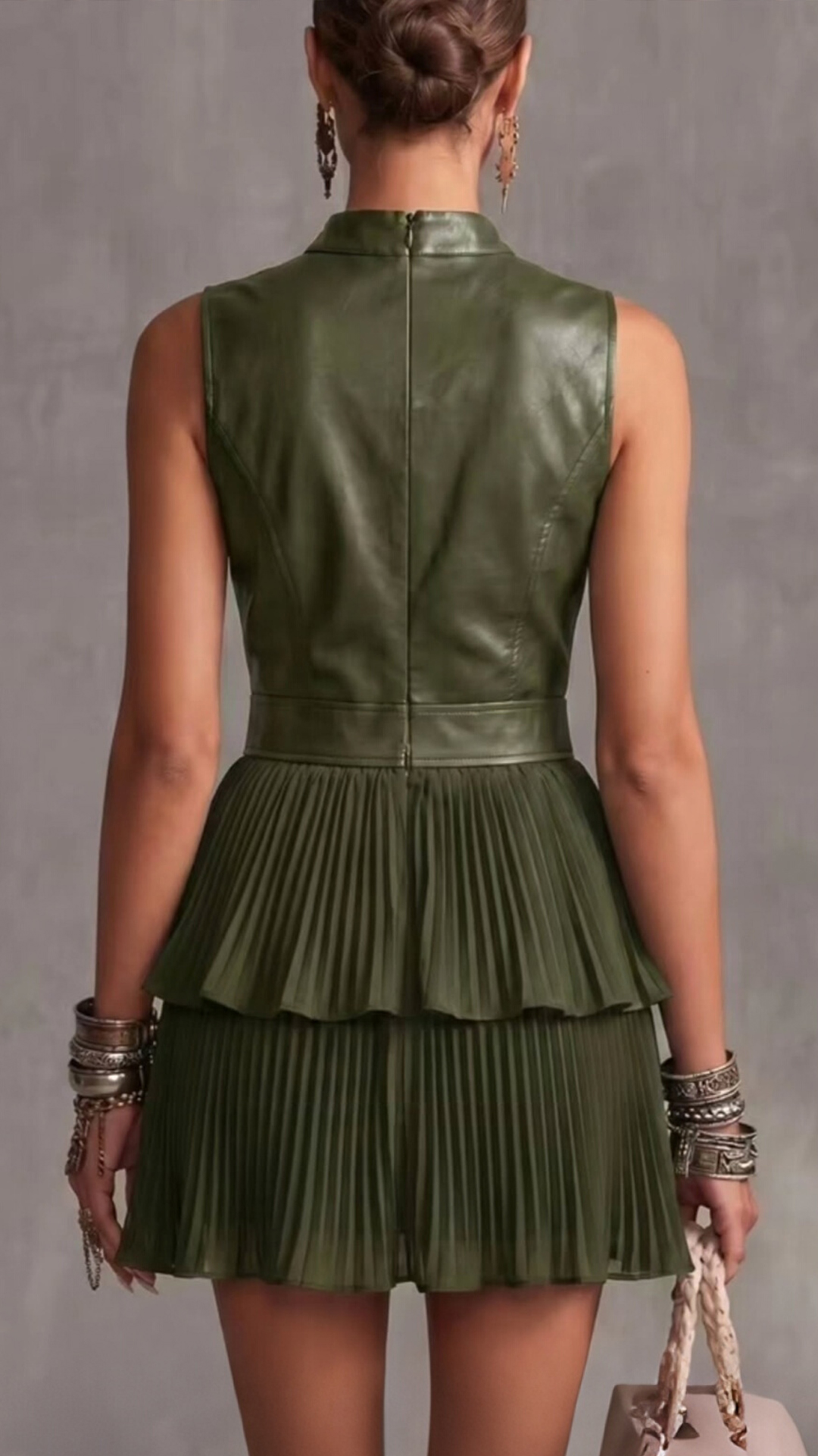 Women Sleeveless leather dress with double-layered pleated ruffles