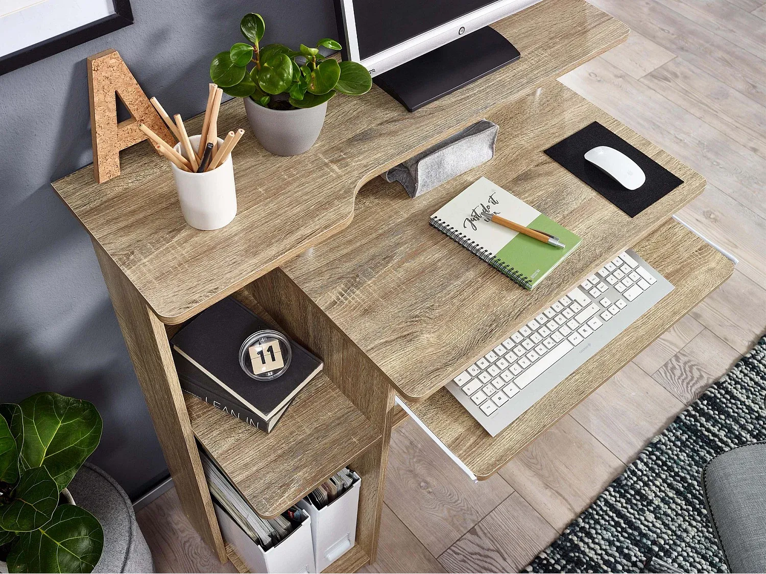 Moderner Computertisch mit Tastaturauszug, kompakte Größe