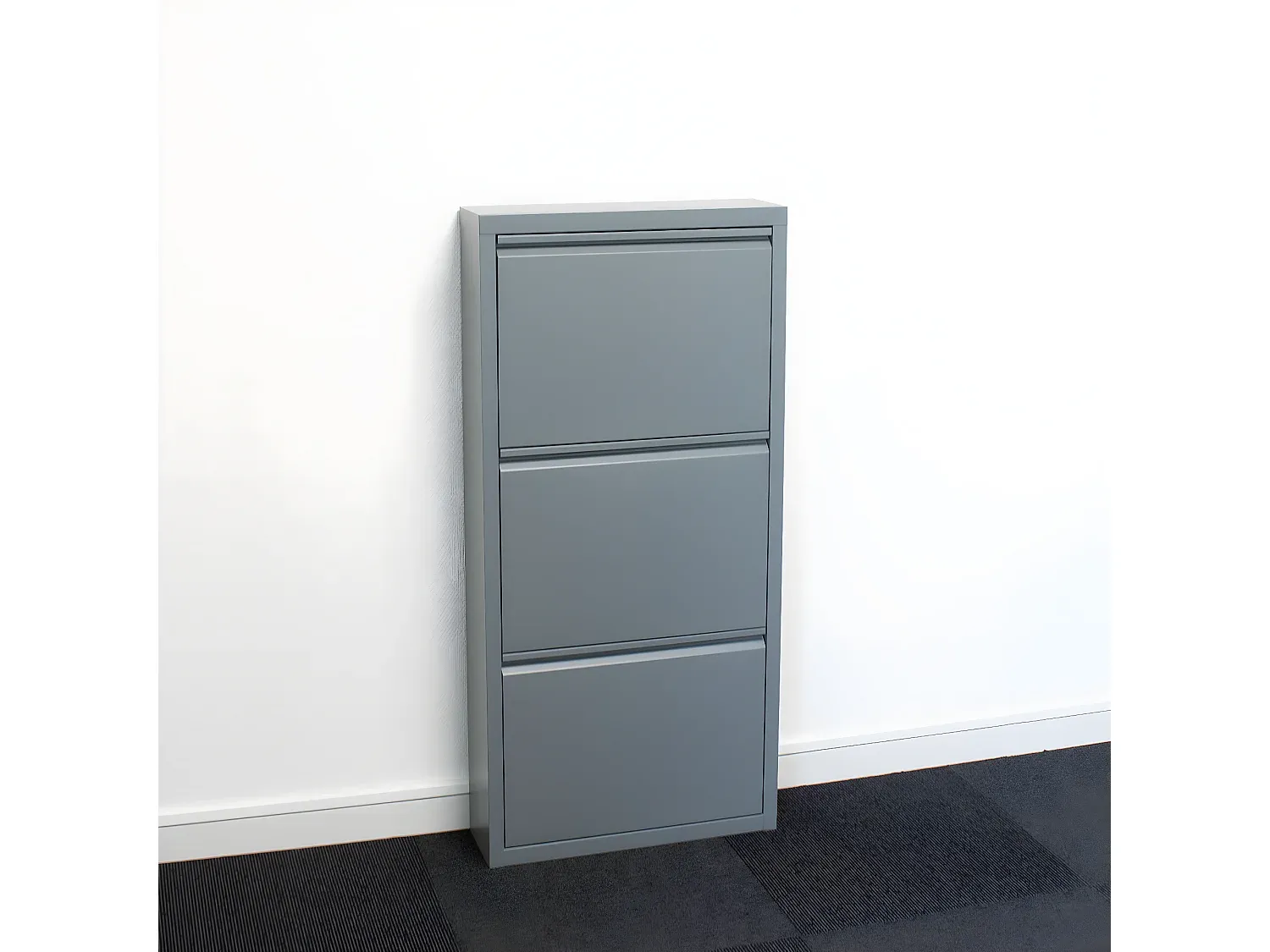 Schuhschrank mit 6 Fächern aus grauem Metall, vormontiert