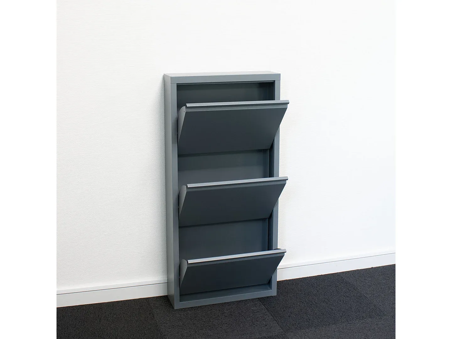 Schuhschrank mit 6 Fächern aus grauem Metall, vormontiert