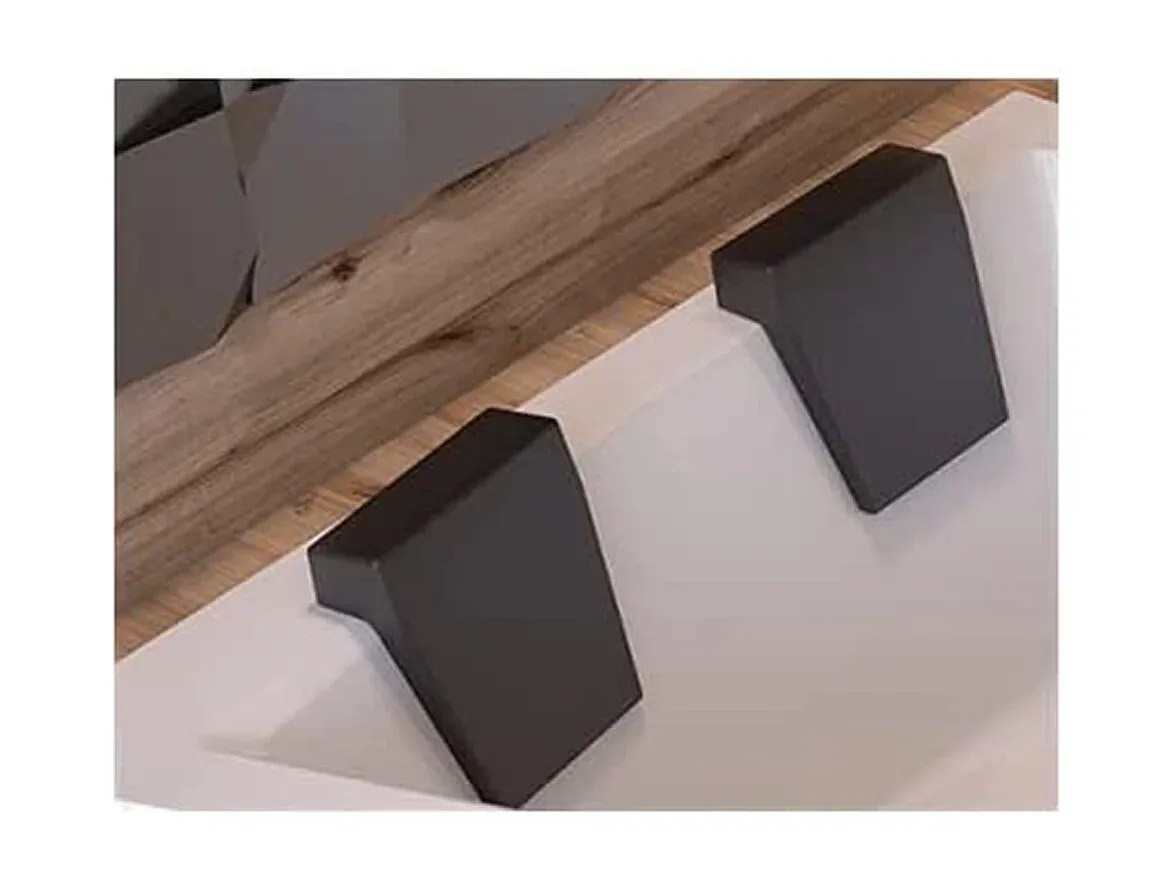 Große Eckbadewanne mit Ablage und Kopfstützen