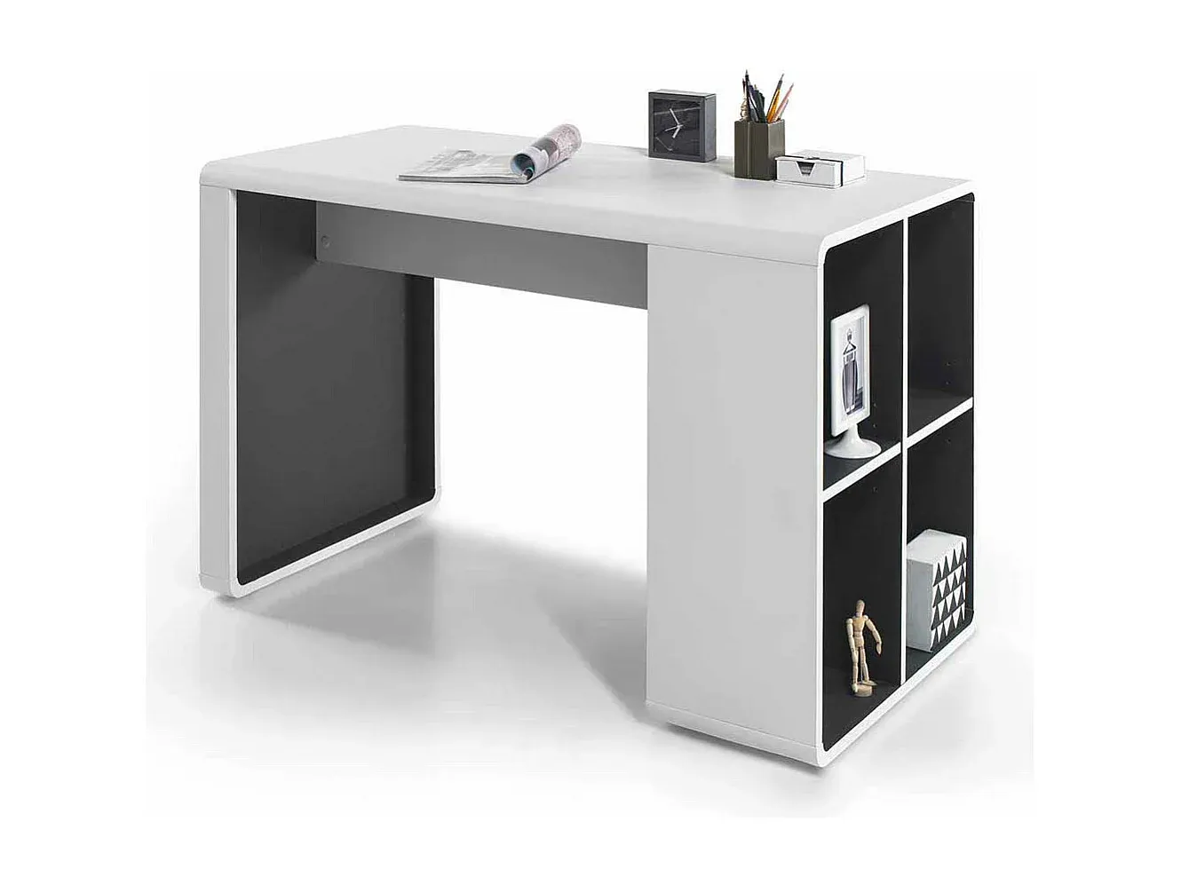 Moderner Arbeitstisch mit integriertem Stauraum