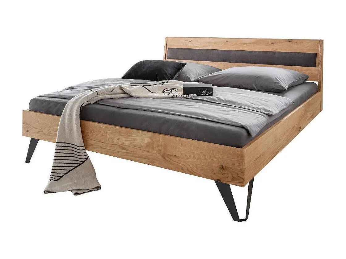 Hochwertiges Doppelbett aus Wildeiche Massivholz im Loftstil