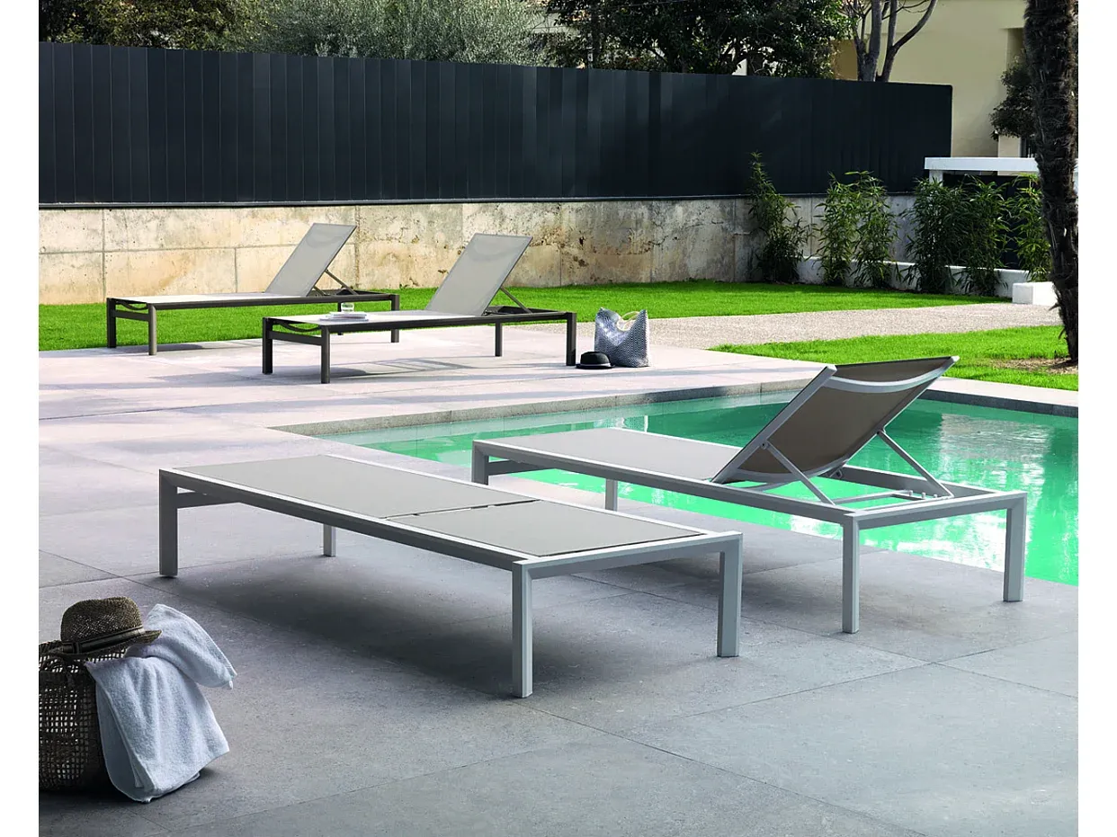 Verstellbare Gartenliege für Entspannung im Freien