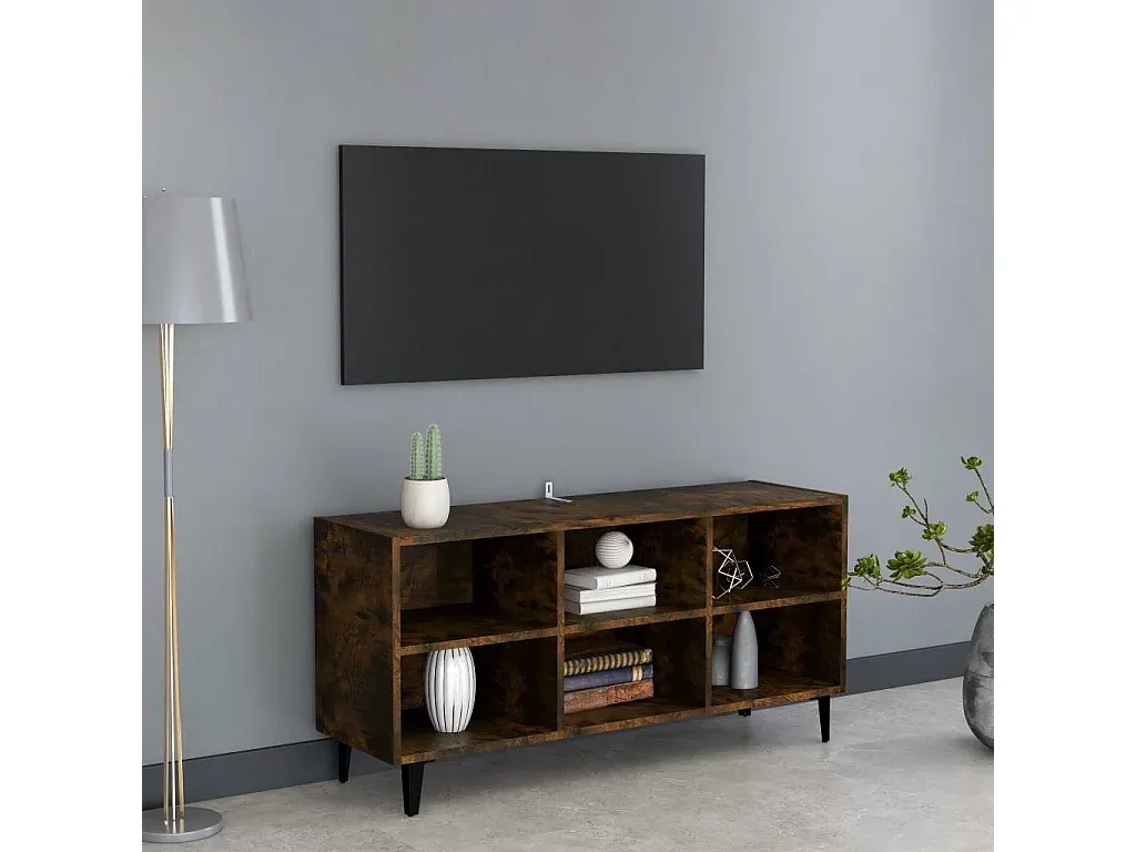 Moderner Fernsehschrank mit Metallbeinen in Rächereiche