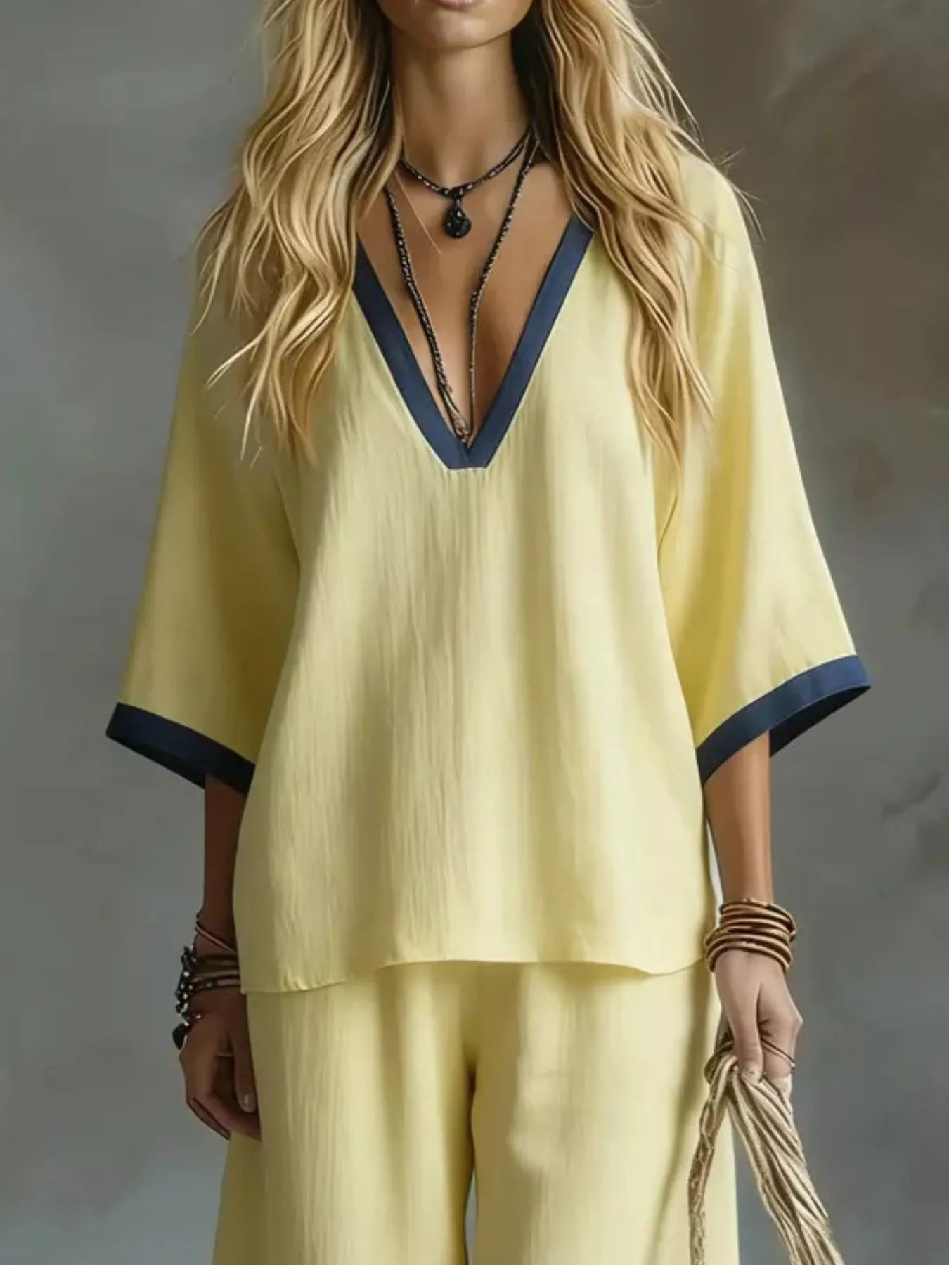 Women Contrast Trim V-Neck Top and Pants Set