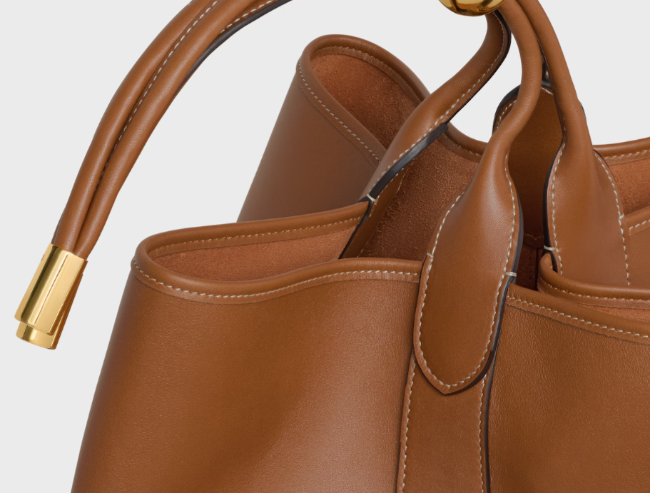 BUCKET BAG IN SUPPLE SMOOTH CALFSKIN