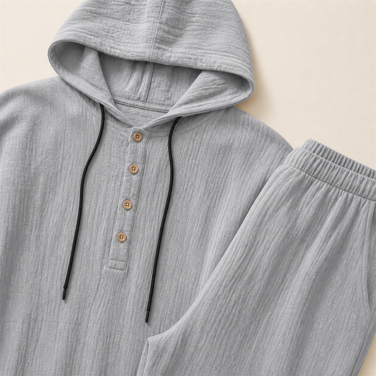 Ensemble homme avec haut Henley a capuche et pantalon decontracte - Detail : haut a capuche avec cordon