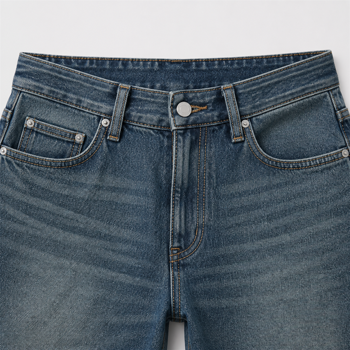 Jean droit délavé femme à détails usés - Detail : taille classique à bouton avec passants