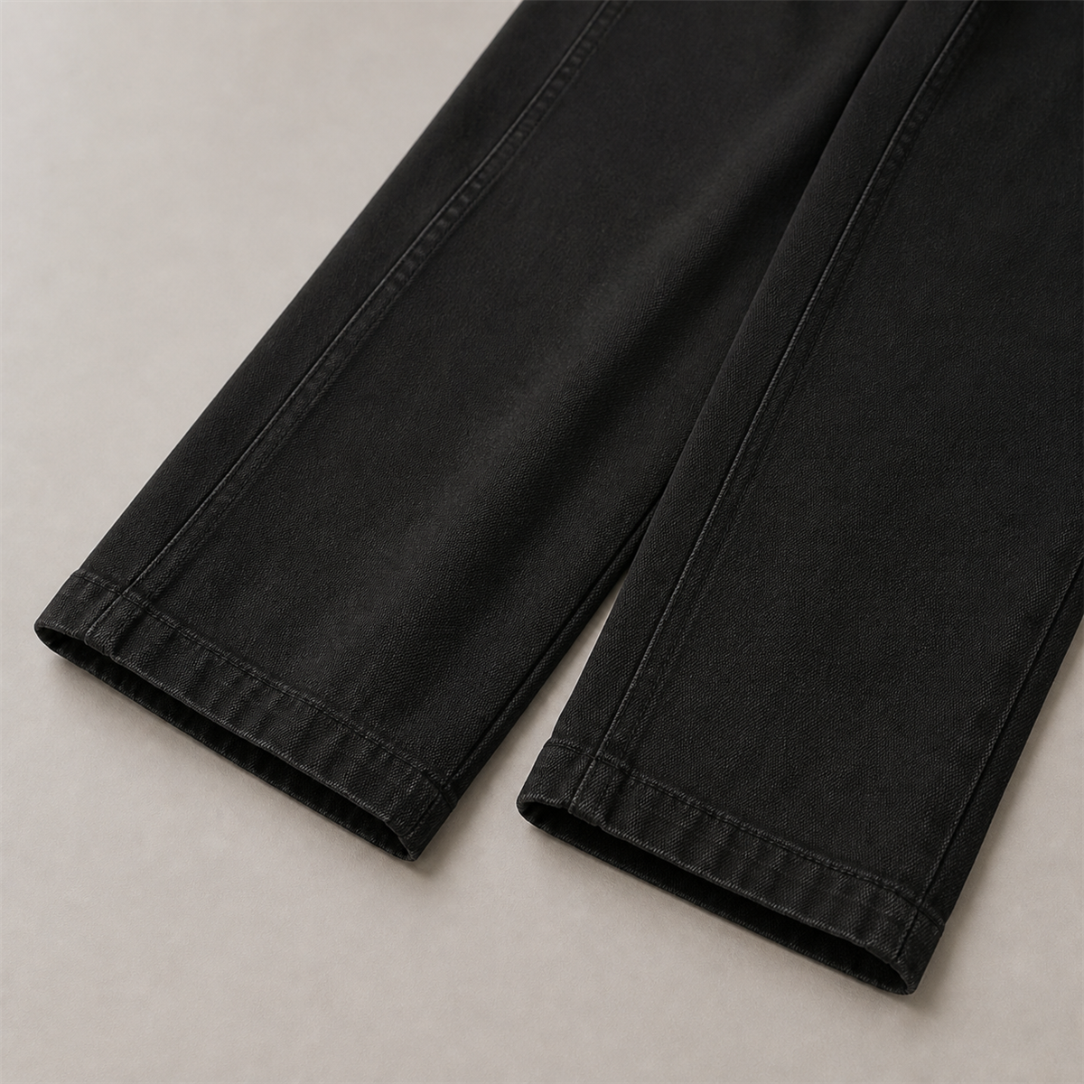 Pantalon utilitaire femme à coupe fuselée - Detail : jambe fuselée à volume décontracté