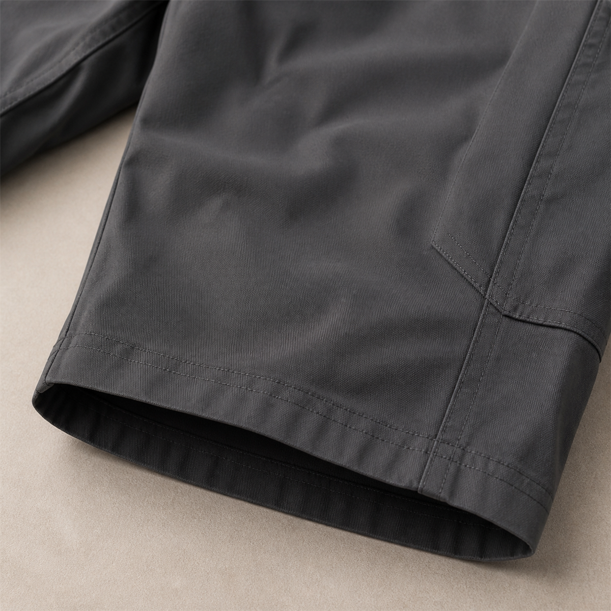 Short cargo décontracté homme - Detail : coupe décontractée au-dessus du genou