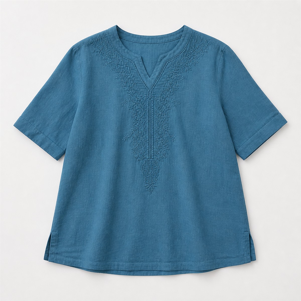 Women's Embroidered Split-Neck Relaxed Short-Sleeve Top - Detail of 
