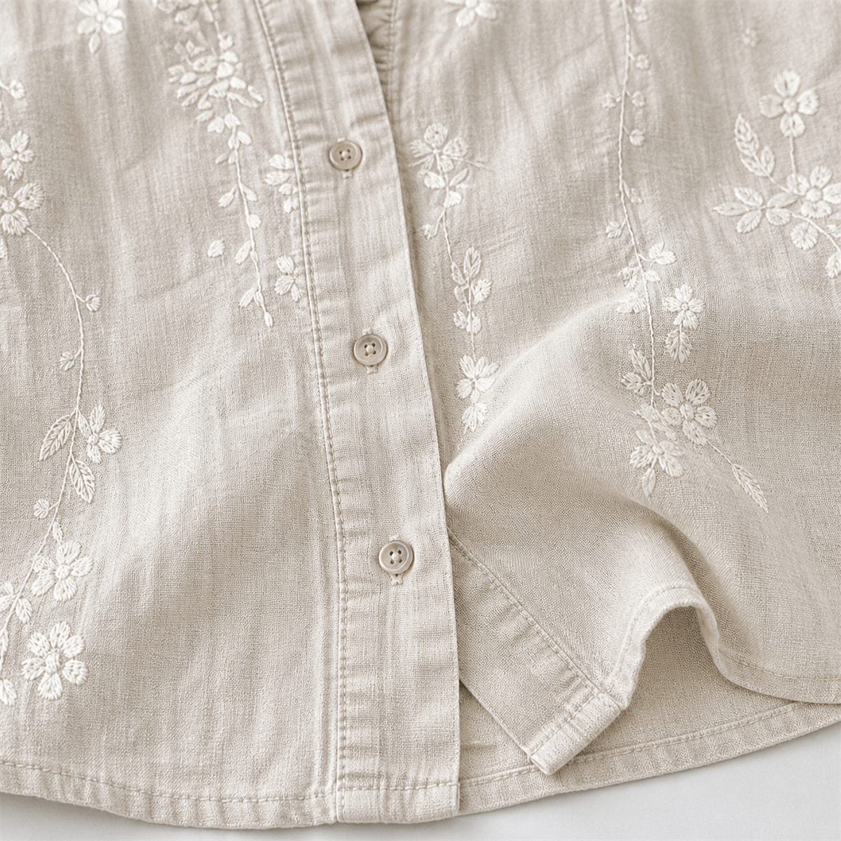Women's Embroidered Ruffle-Neck Short-Sleeve Button-Front Blouse - Detail of 