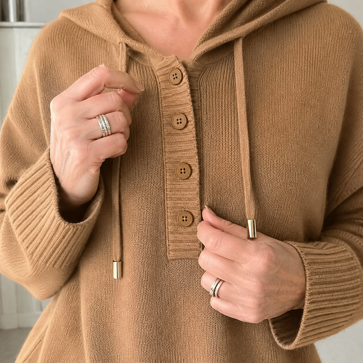 T3u0805006 Placket detail Camel