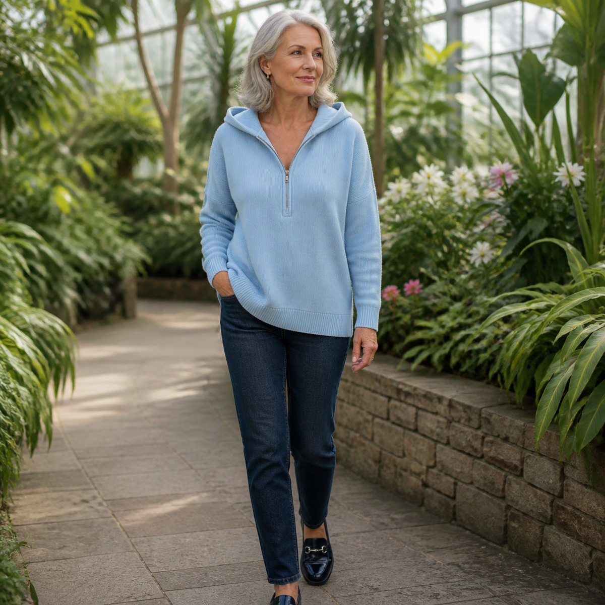 T3u0807001 mature lifestyle scene 2