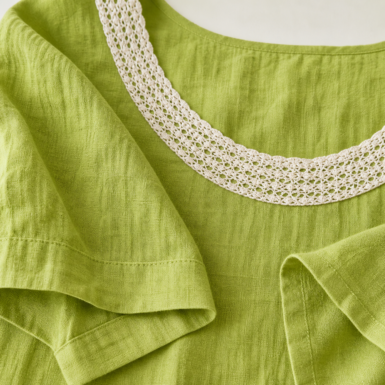 Tu0720001 crochet lace neckline linen fabric sleeve detail