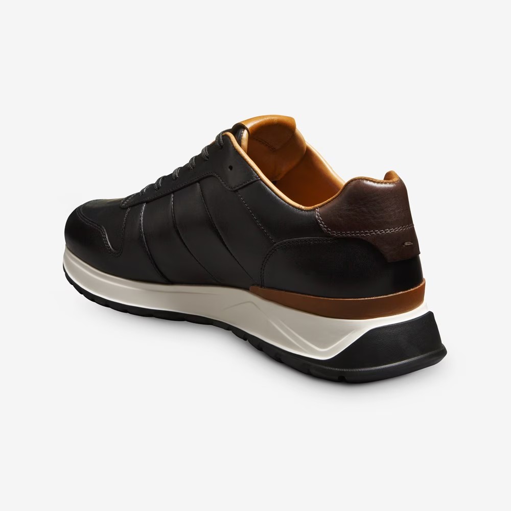 Plain Daily Lace-up Sneaker