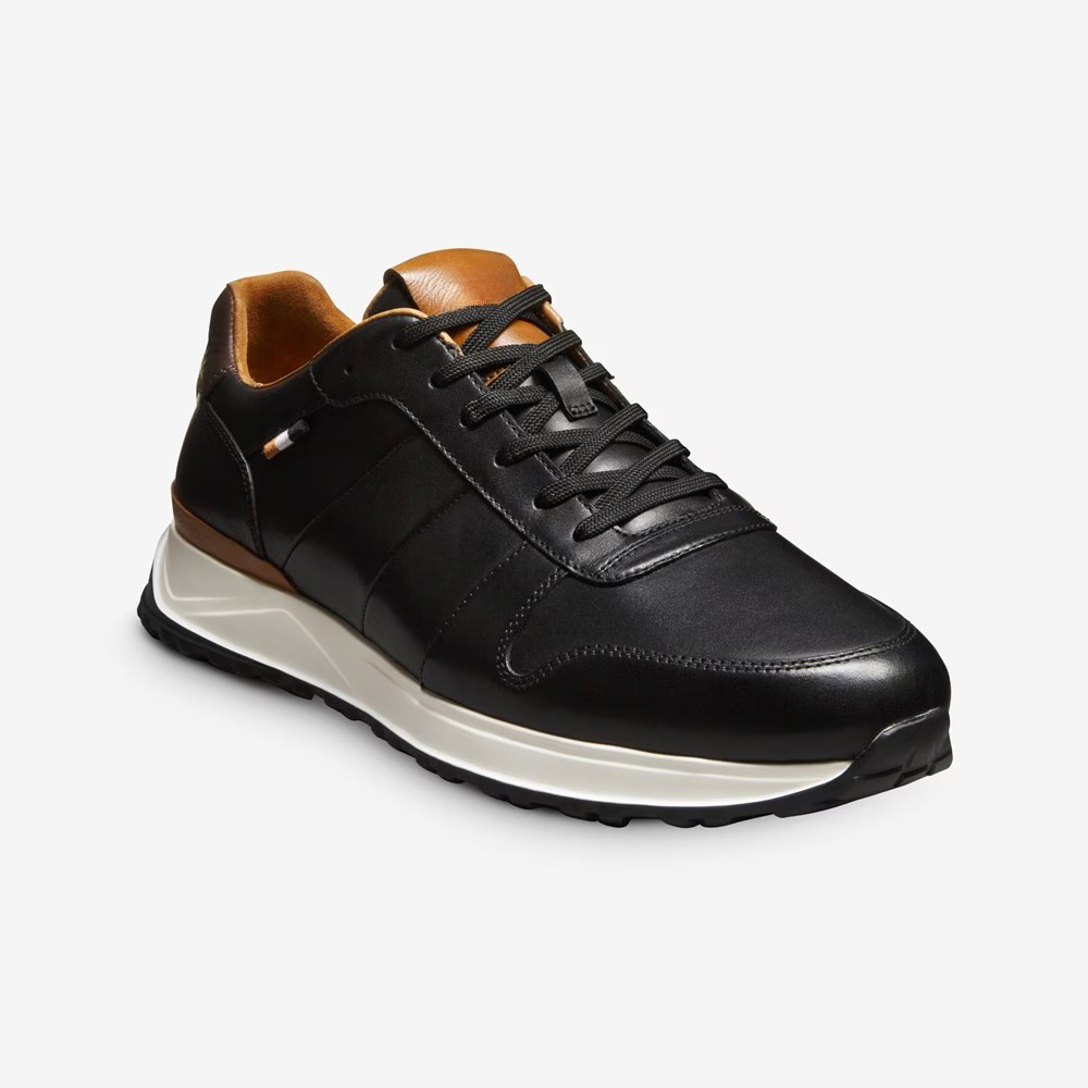 Plain Daily Lace-up Sneaker