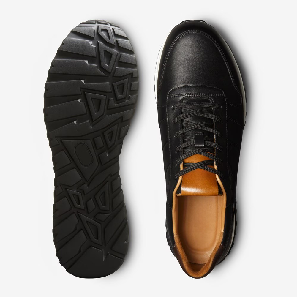 Plain Daily Lace-up Sneaker
