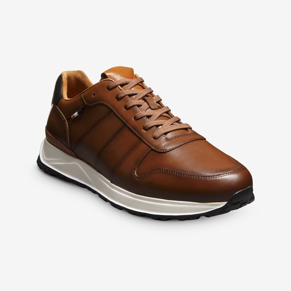 Plain Daily Lace-up Sneaker