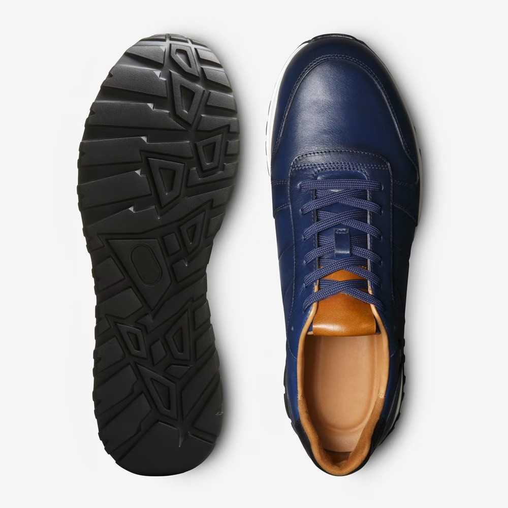 Plain Daily Lace-up Sneaker