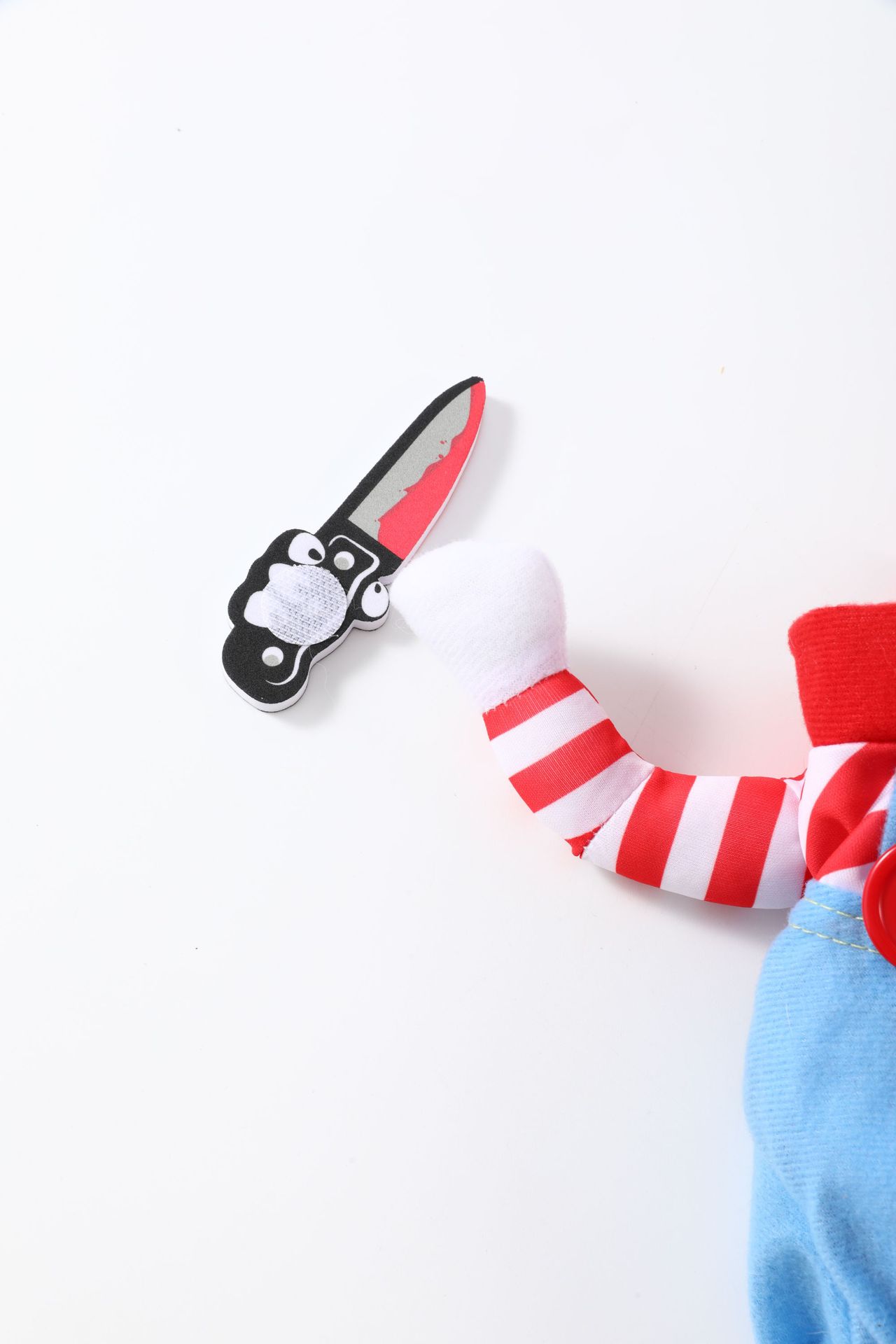 Hook-and-loop pet costume closure