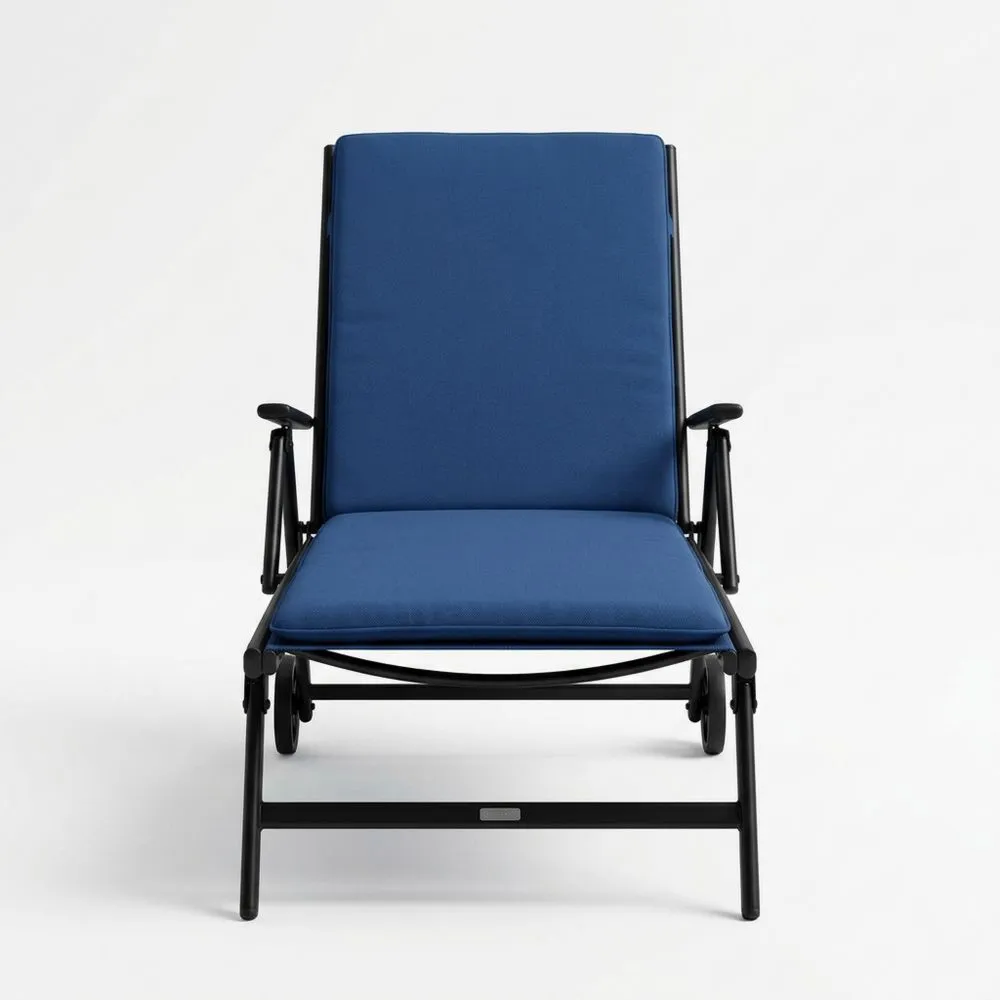 Gartenliege aus Aluminium und Stahl mit blauer Polsterung