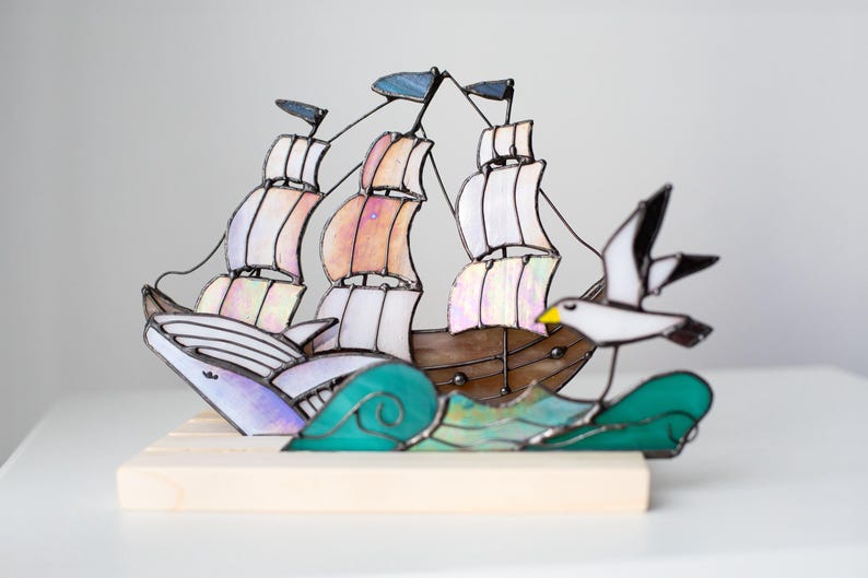 Escultura de vidro colorido vitral navio barco baleia decoração náutica iridescente