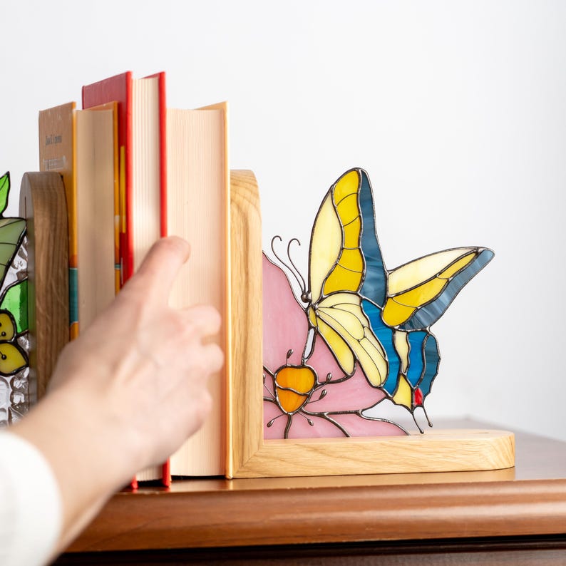 Vitral em forma de cauda de andorinha, presente para madrinha, suporte para livros em vitral de borboleta, presente de boas-vindas, presente para quem ama ler pela primeira vez.