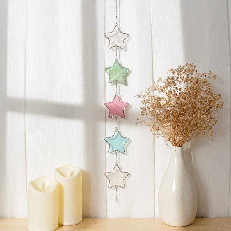 Guirlanda de estrelas de vitral, presente de aniversário feito à mão, decoração colorida para janelas, apanhador de luz para quarto infantil Q10