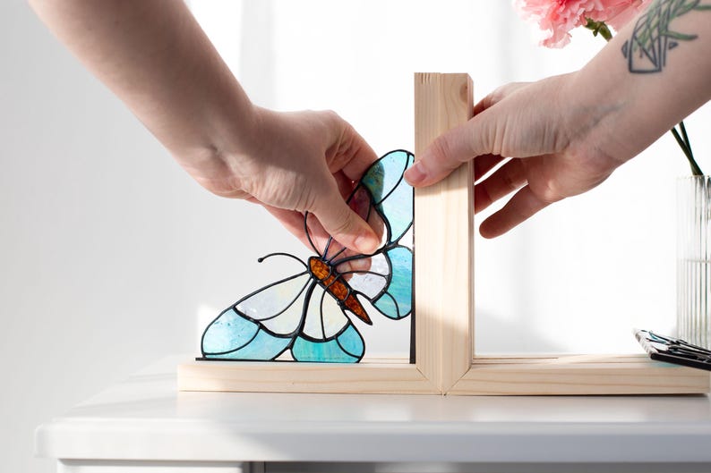 Suporte para livros de vidro colorido estilo vitral borboleta decoração estante