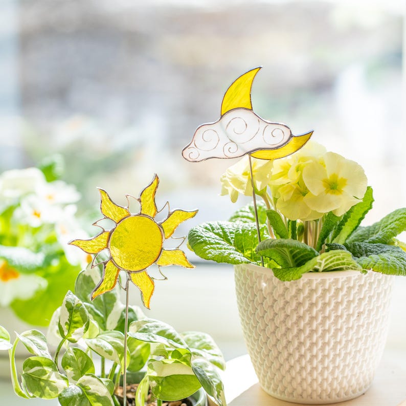 Estacas de plantas com sol e lua em vitral, decoração celestial para vasos, presente para melhor amiga.