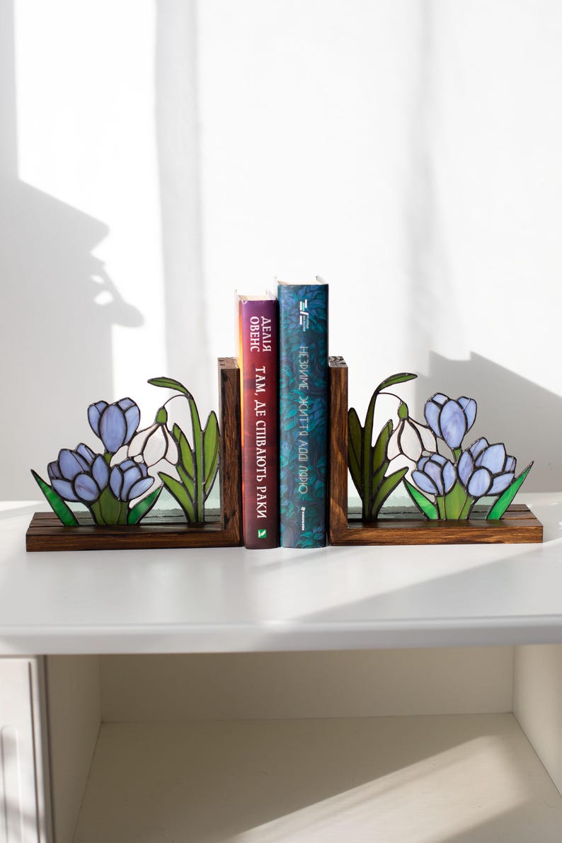 Suporte para livros de vidro colorido estilo vitral crocus narcisos campainhas
